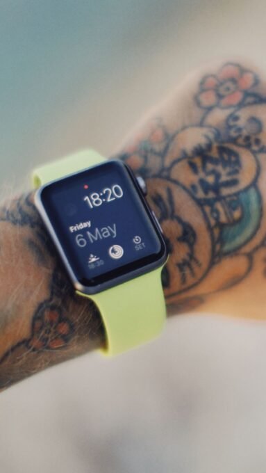 TOP SMARTWATCHES 2025